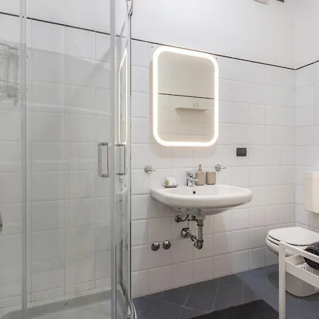 Apartment Vista Duomo, 4 Persone, Wifi, Aria Condizionata, Smart Tv Parma